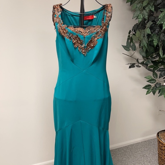 Green Carmen Marc Valvo evening gown sz 6 - Picture 2 of 8
